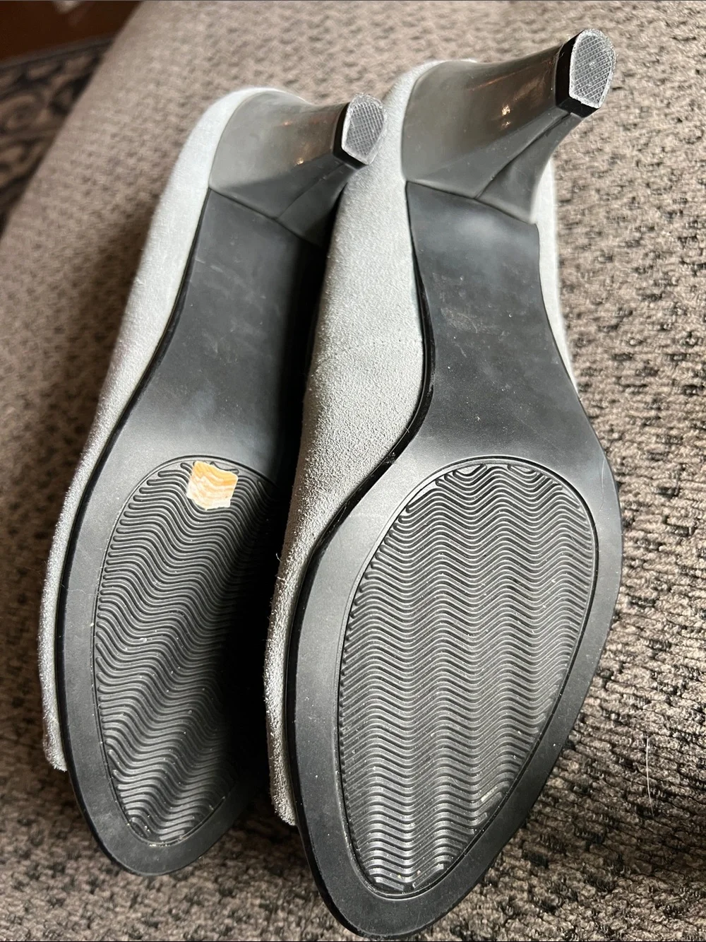 Dressbarn Silver Gray Suede Peep-Toe Pumps with Buckle Sz 8
